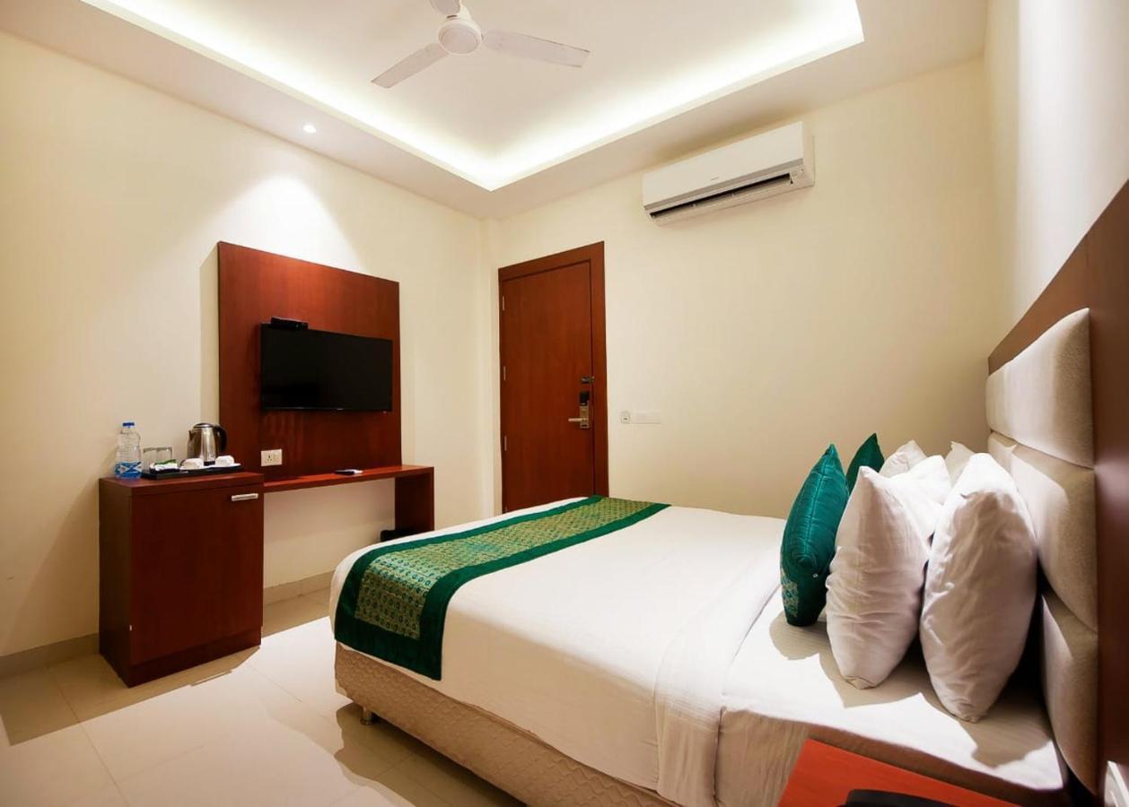 Hotel Z Suite-Near Delhi Airport Nueva Delhi Exterior foto
