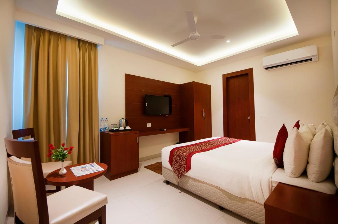 Hotel Z Suite-Near Delhi Airport Nueva Delhi Exterior foto