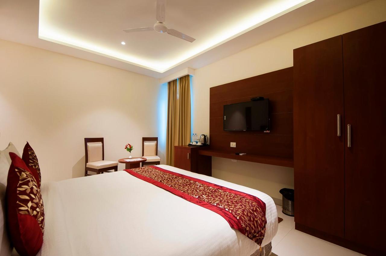 Hotel Z Suite-Near Delhi Airport Nueva Delhi Exterior foto