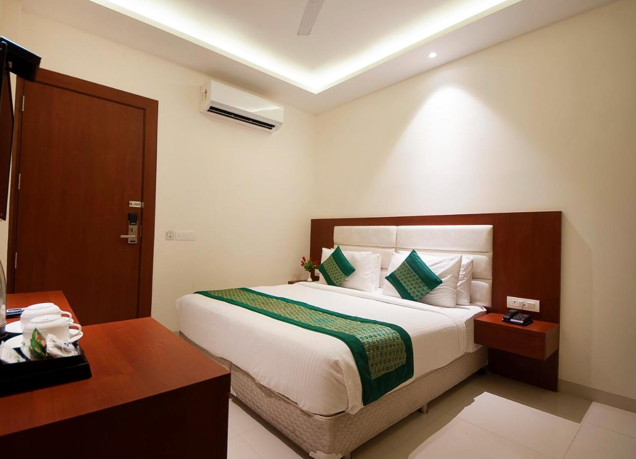 Hotel Z Suite-Near Delhi Airport Nueva Delhi Exterior foto